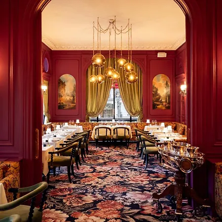 Raphael Hotel