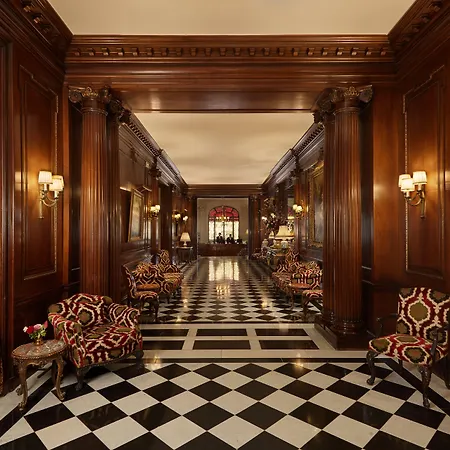 Hotel Raphael