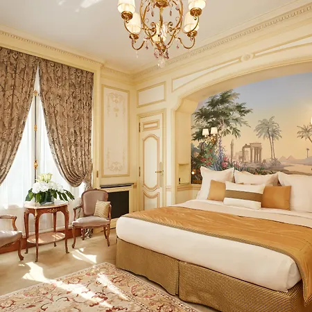 Raphael 5* Paris