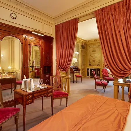 Raphael 5* Paris