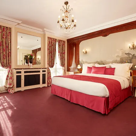 Raphael Hotel