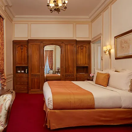 Raphael 5* Paris