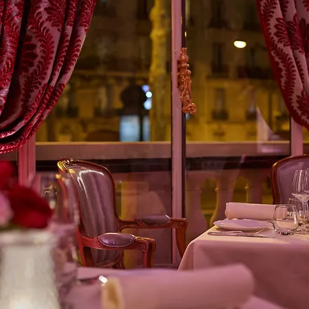 Raphael 5* Paris