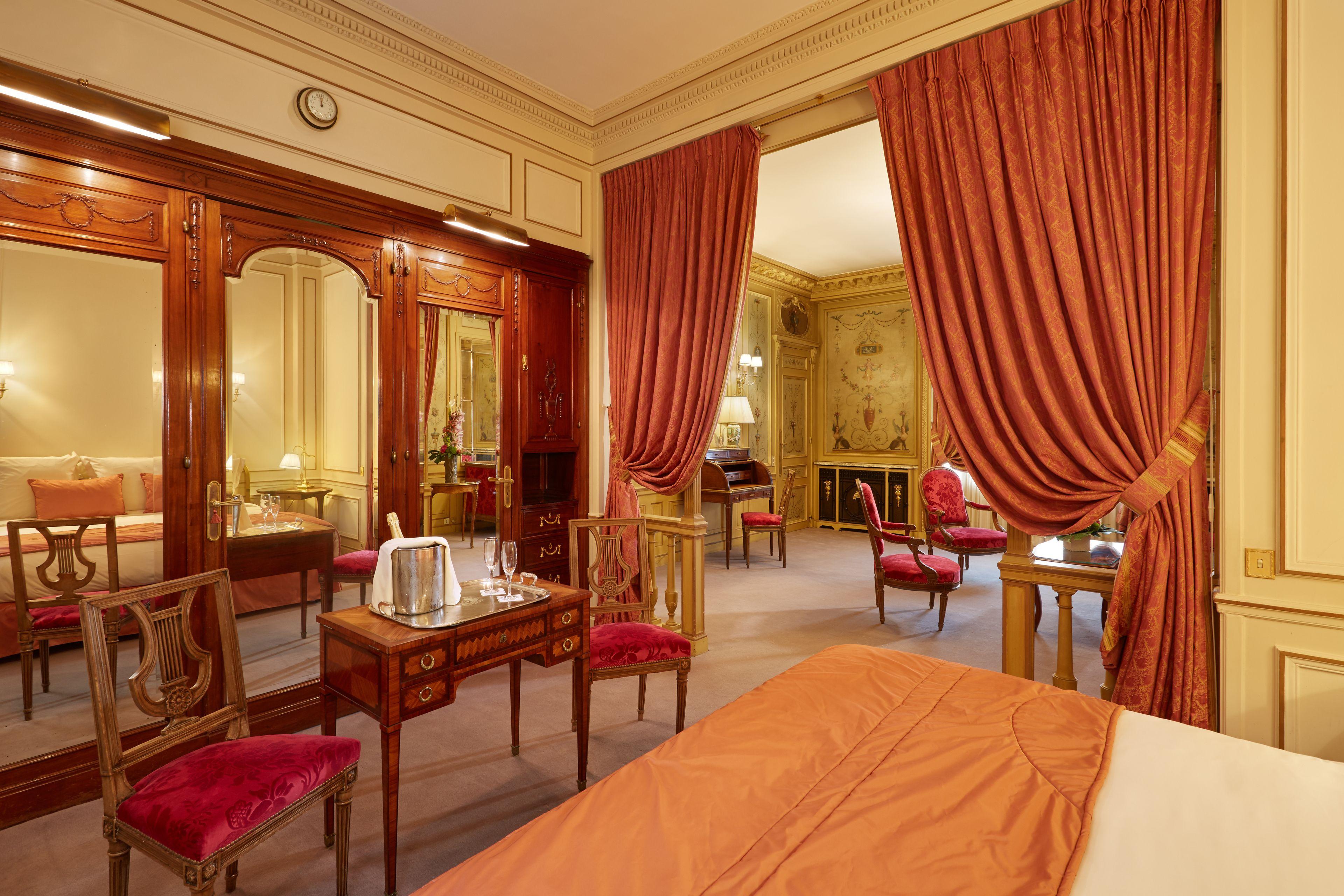 Raphael 5* Paris