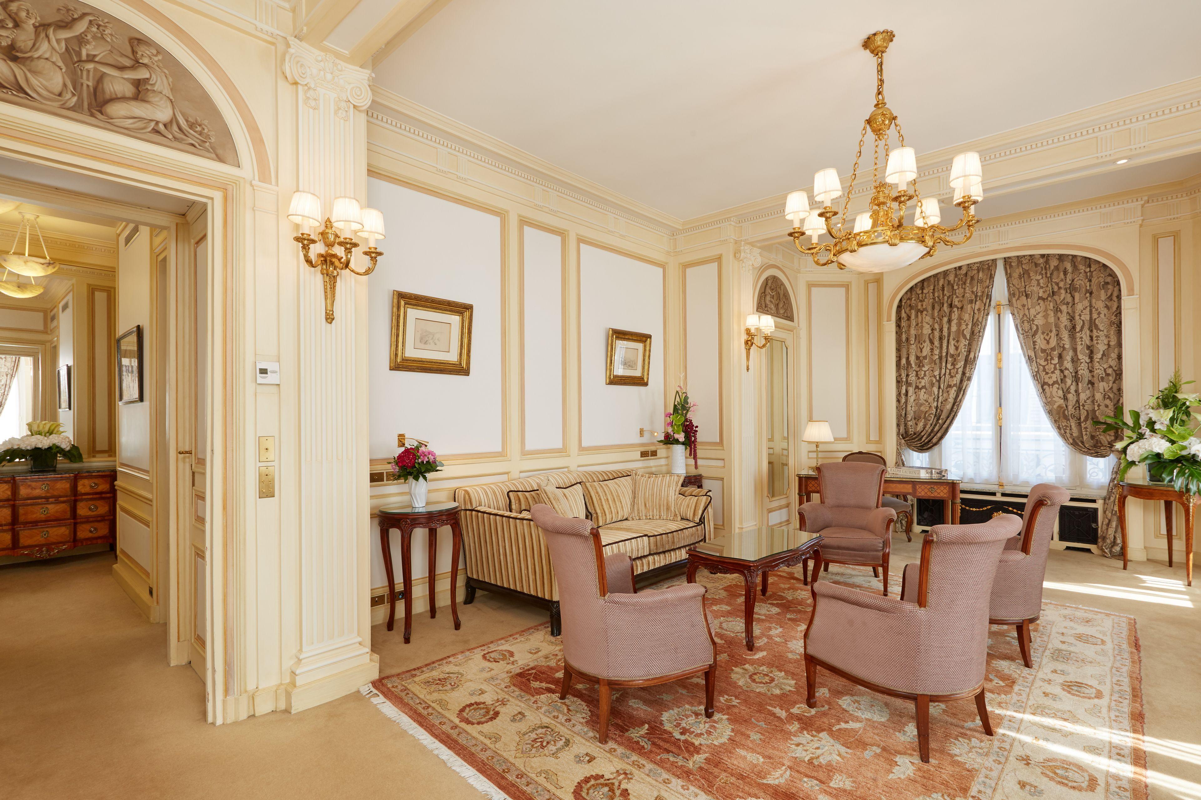 Hotel Raphael